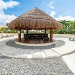 Condo Sol 6 - 3 Bedroom Condo Only 1 Block from Coco Beach - At Luna Maya Condos