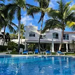 Villa Bella 3Br Wifi Bikes Beach Access (Adults Only)