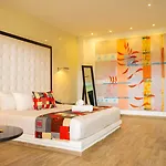 In Fashion Hotel & Spa (Adults Only)