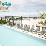 White Sand Suite 302 W Rooftop Pool & Balcony 38St