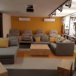 Incredible Apartment 8 Pax Near The Top Beach