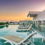 Anah Downtown, A Few Steps From The Beach And The 5Th Avenue.