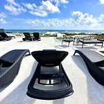 2Br Modern Condo - Rooftop Pool With Stunning Views
