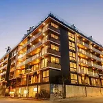 The Shore At 46Th Luxury Condos