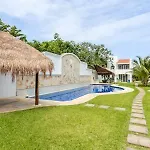 Ideal For Family Trip To Mexico Caribbean Pool