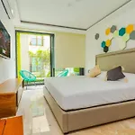 Studio With Ac Pool Gym, Rooftop View 100Mb Wifi