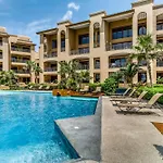 Residences El Faro, Surf 201