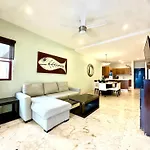 El Faro 305 Surf