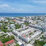 Modern 2Br Apt-3 Baths-Pool-Wi-Fi-Steps To Beach