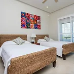 Okol Paraiso By Riviera Rentals