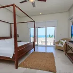 Okol Paraiso By Riviera Rentals