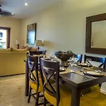 El Faro Oceanfront Apartments