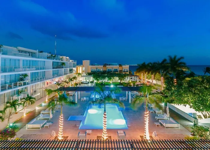 Spacious Magia Condo Steps To The Beach & 5Th Ave
