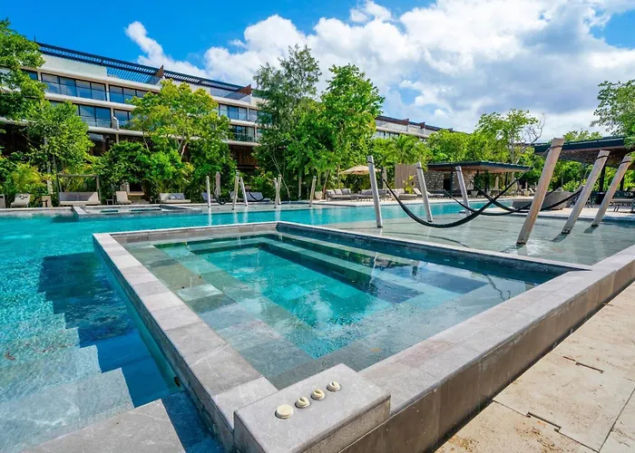 Luxury 2 Bedroom Condo - Infinity Pool At Awa Residences In Playacar, Awa 107