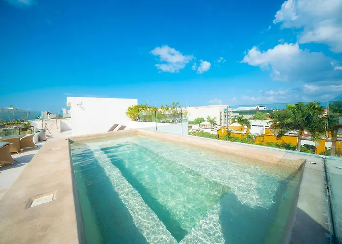 2 Bedroom Condo With Pool In The Center Of Playa Del Carmen - Anah Playa