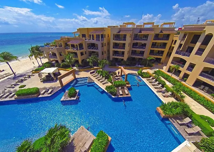 El Faro Oceanfront Apartments