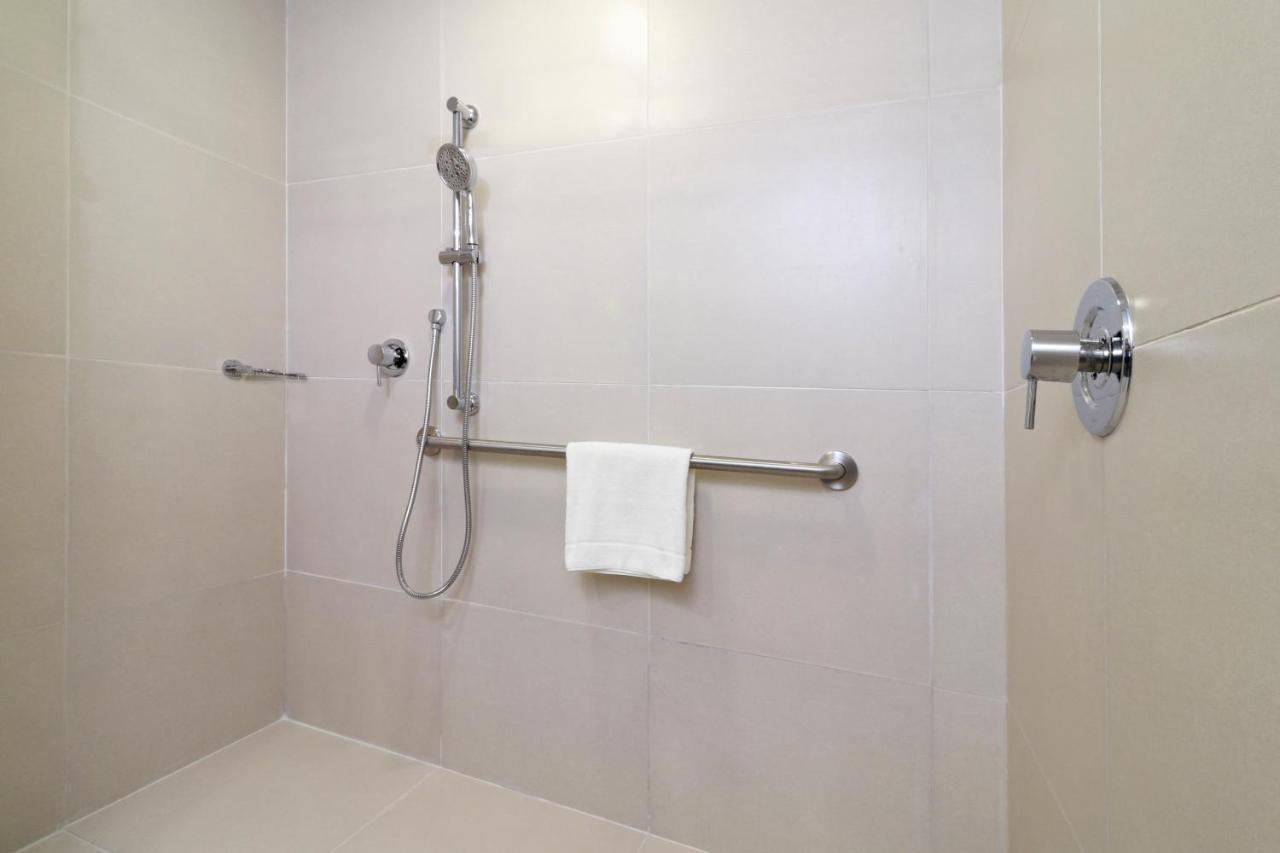 Hotel Express & - By Ihg 3*