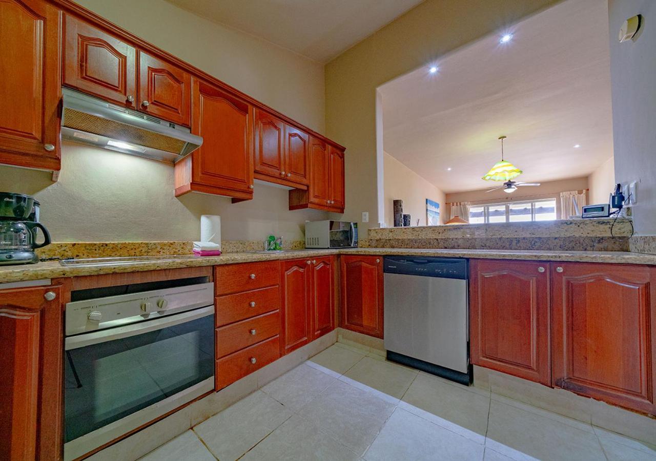 Sol 6 - 3 Bedroom Only 1 Block From Coco - At Luna Maya