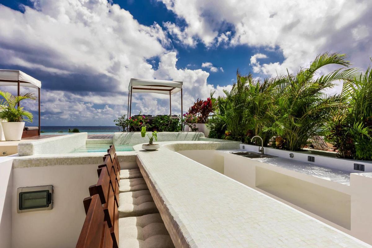 Villa Poblado De Apoyo Diamont Sleeps 22 With Pool And Air Con Playa del Carmen