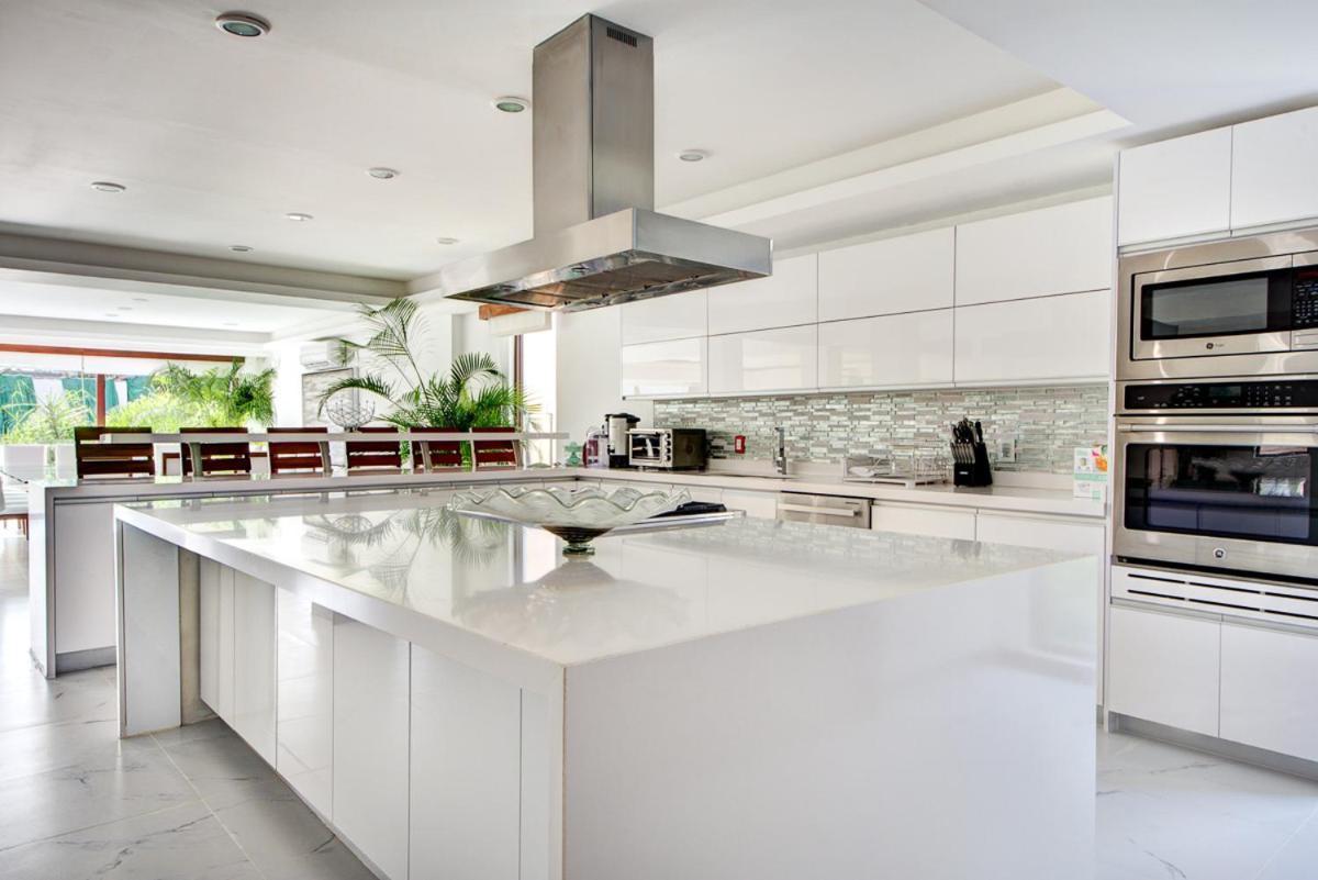 Poblado De Apoyo Diamont Sleeps 22 With Pool And Air Con Playa del Carmen