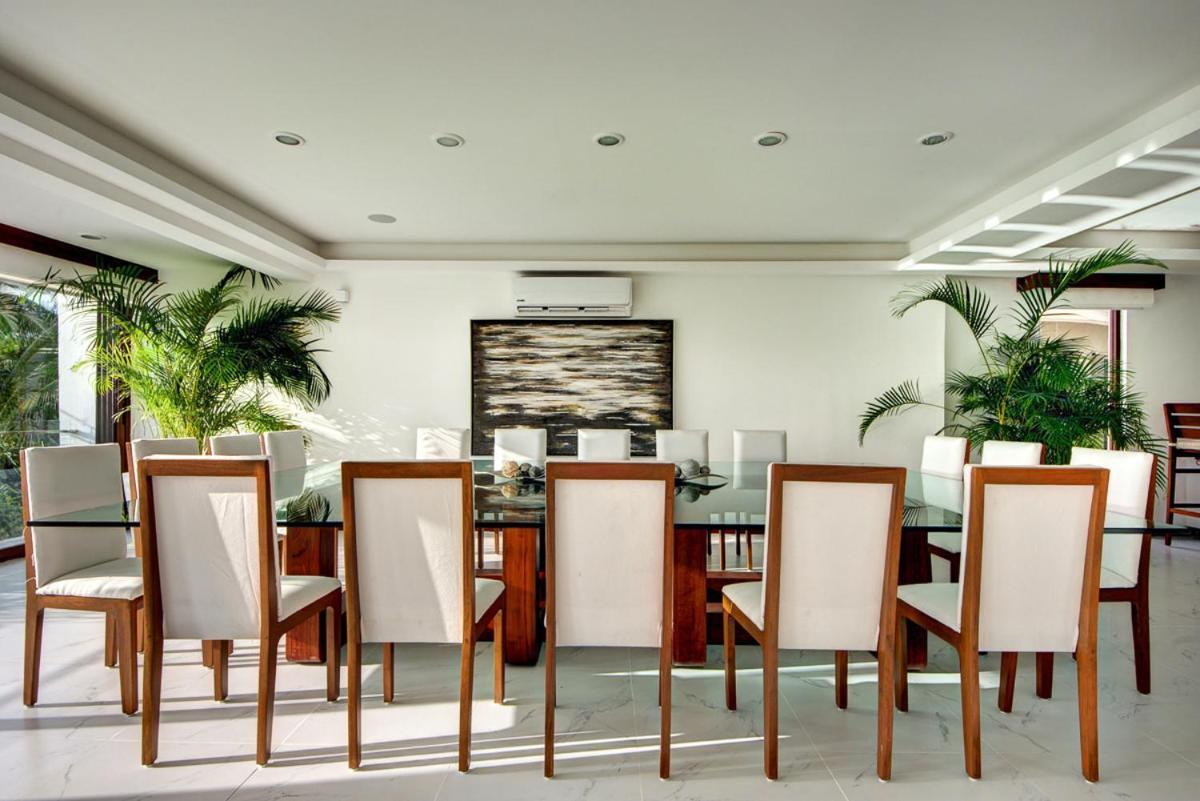 Villa Poblado De Apoyo Diamont Sleeps 22 With Pool And Air Con Playa del Carmen