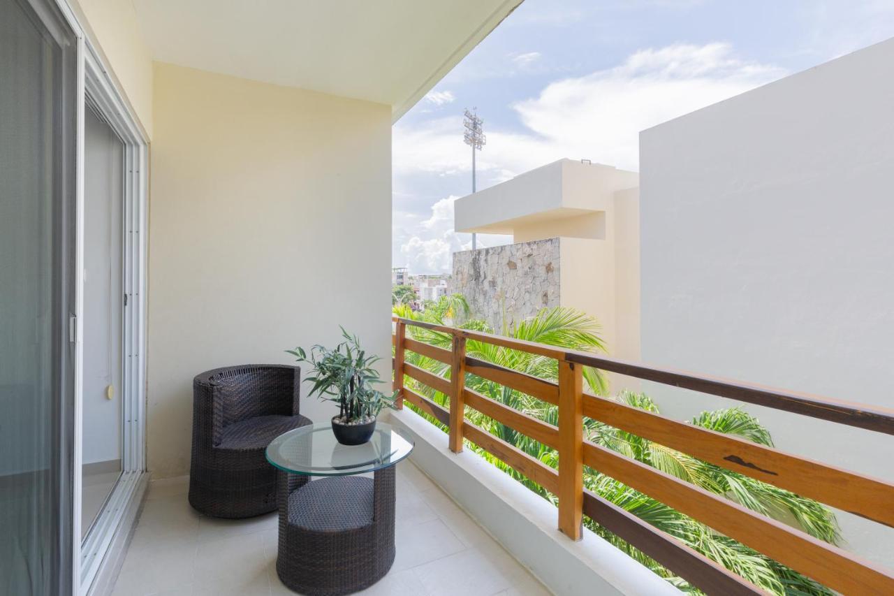 Phenomenal Combo Of 2 Separate Ph 1 In With Private Jacuzzi, Chic Amenities, Gym And 2 Rooftops *