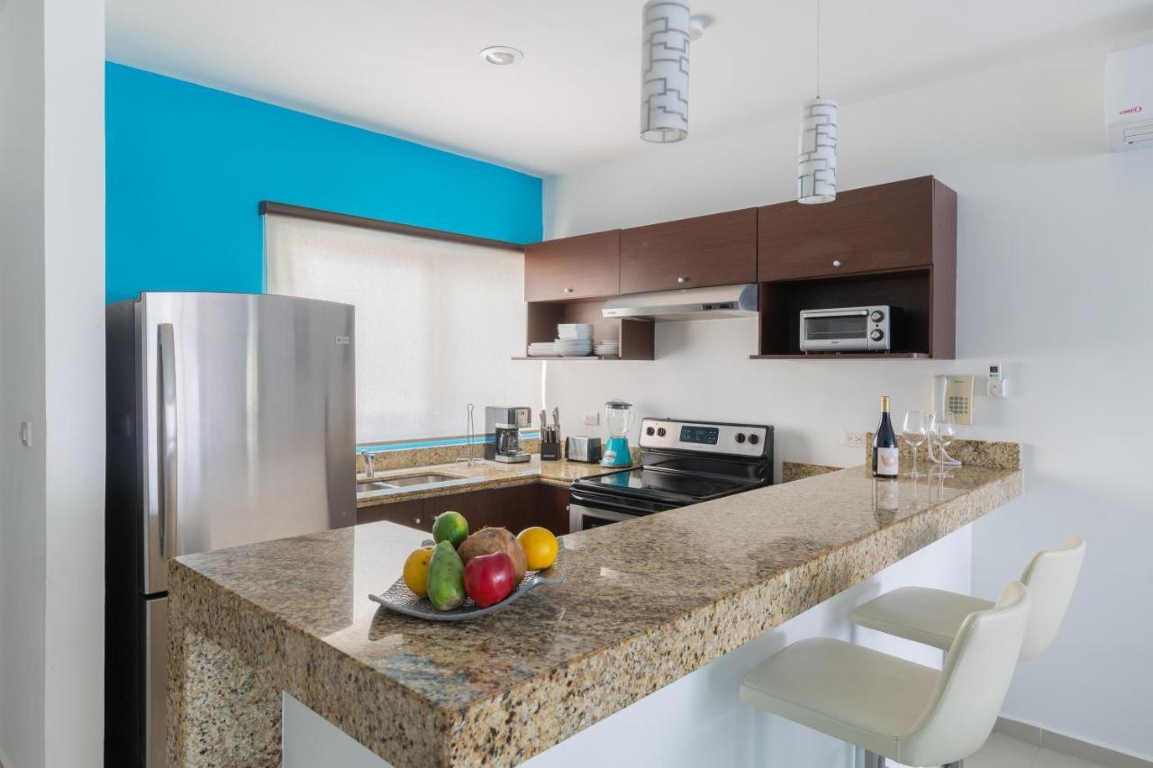 Phenomenal Combo Of 2 Separate Ph 1 In With Private Jacuzzi, Chic Amenities, Gym And 2 Rooftops Apartment Playa del Carmen