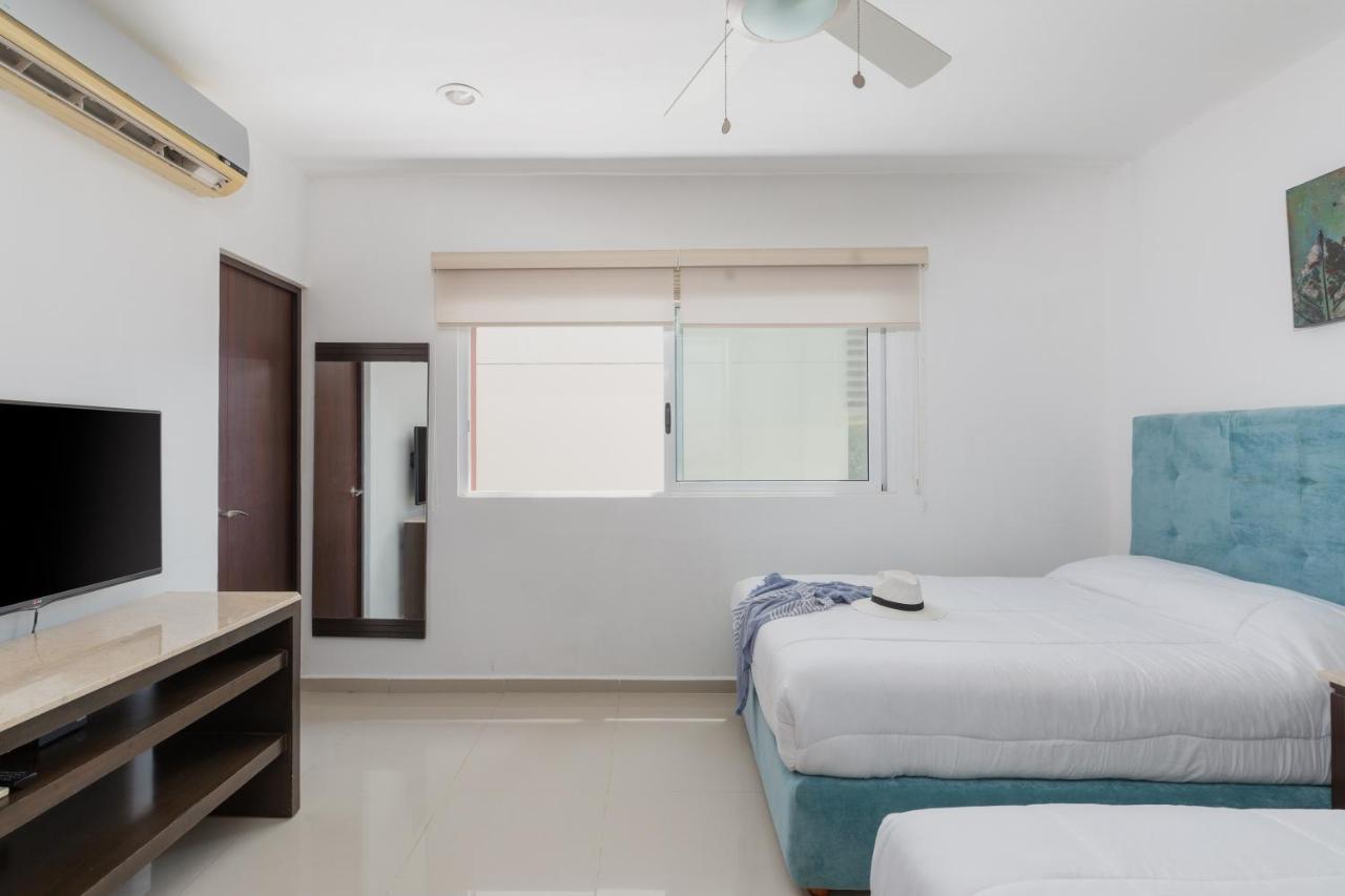 Apartment Phenomenal Combo Of 2 Separate Ph 1 In With Private Jacuzzi, Chic Amenities, Gym And 2 Rooftops Playa del Carmen