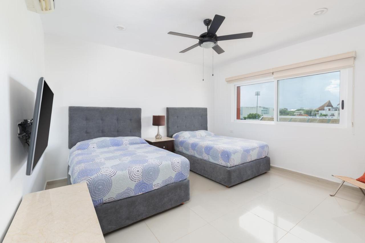 Phenomenal Combo Of 2 Separate Ph 1 In With Private Jacuzzi, Chic Amenities, Gym And 2 Rooftops Apartment