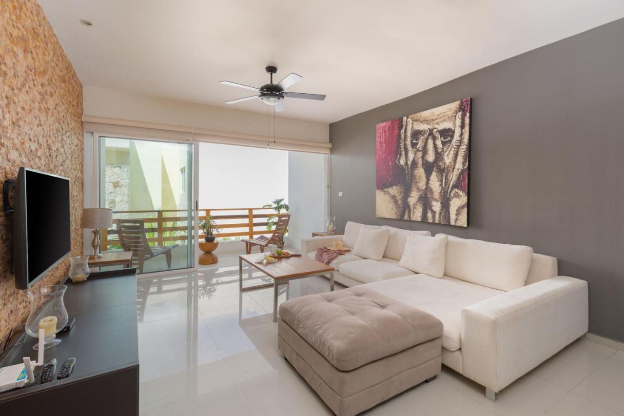 Phenomenal Combo Of 2 Separate Ph 1 In With Private Jacuzzi, Chic Amenities, Gym And 2 Rooftops Apartment