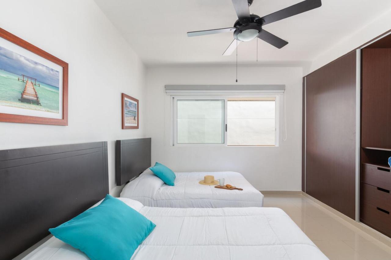 Phenomenal Combo Of 2 Separate Ph 1 In With Private Jacuzzi, Chic Amenities, Gym And 2 Rooftops Apartment Playa del Carmen