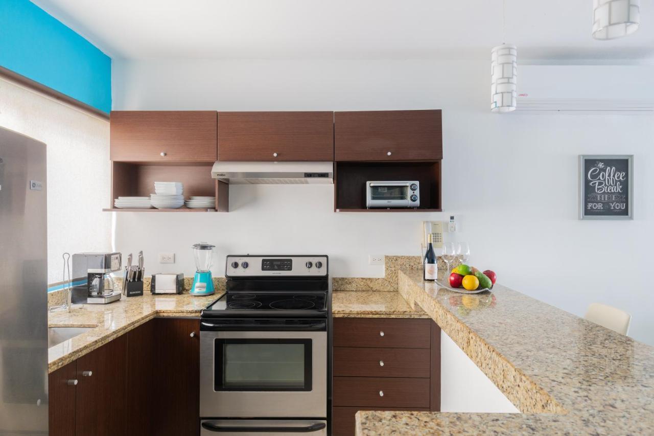 Phenomenal Combo Of 2 Separate Ph 1 In With Private Jacuzzi, Chic Amenities, Gym And 2 Rooftops Apartment *