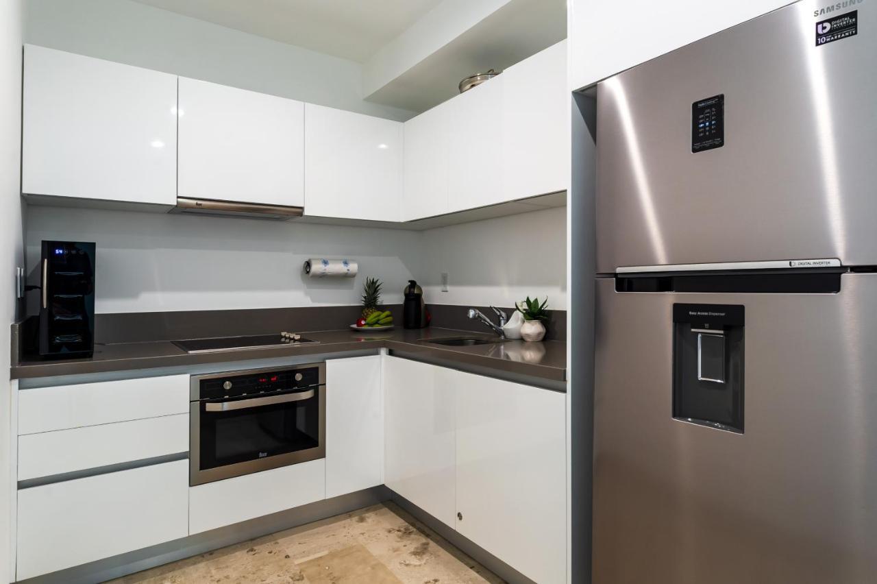 Luxury Oceana, Steps From The Beach, Club, Restaurant And Gym!! Apartment *