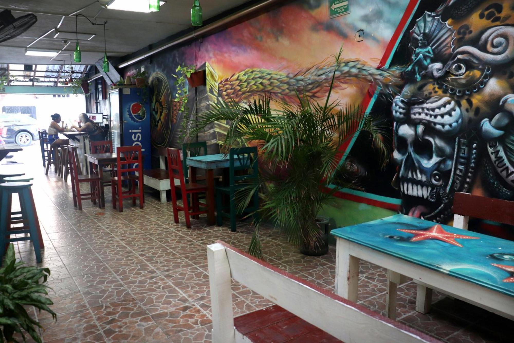 Tres Mundos Hostal