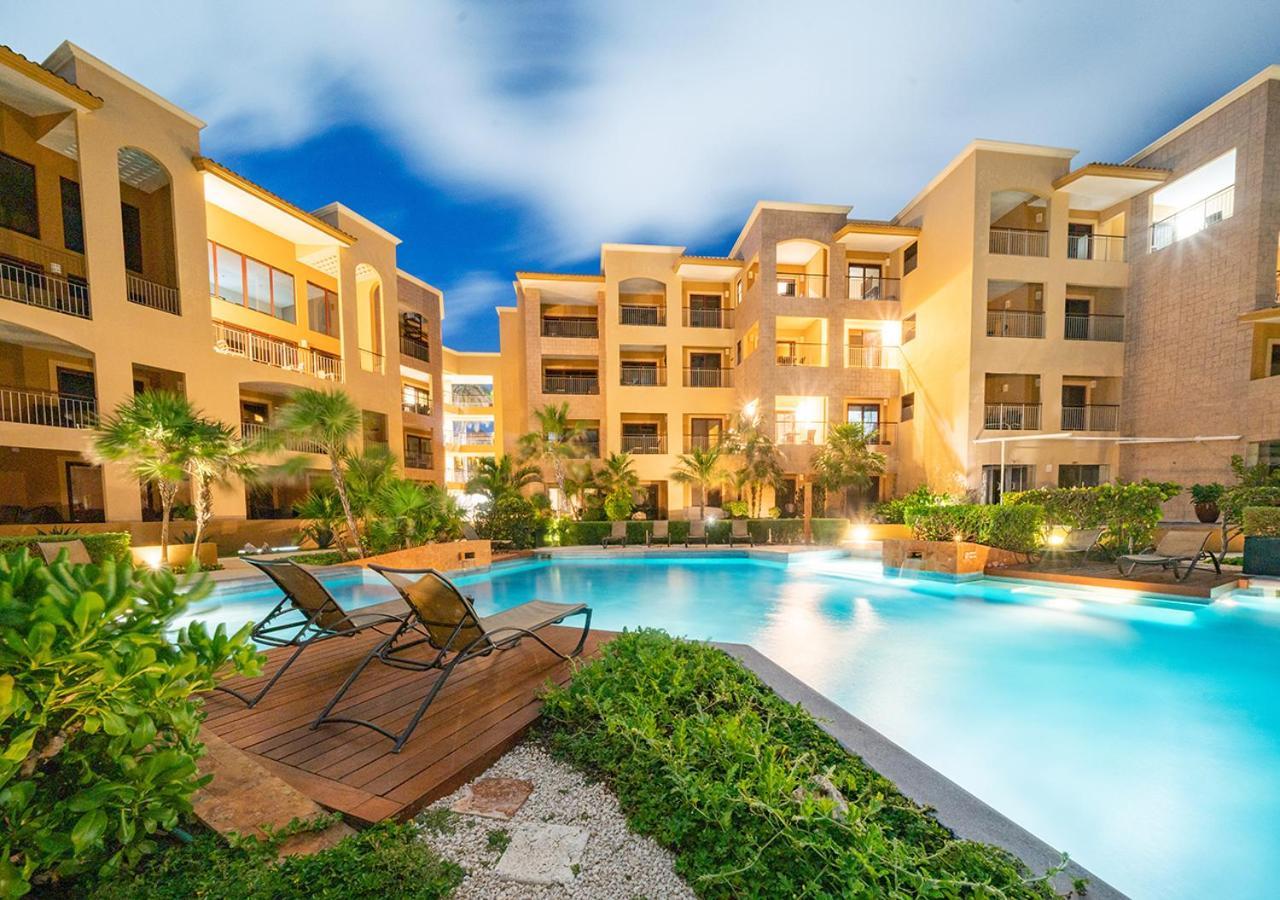 Surf 407 - Beachfront Oceanview 1 Bedroom - At El Faro Сasa de vacaciones Playa del Carmen
