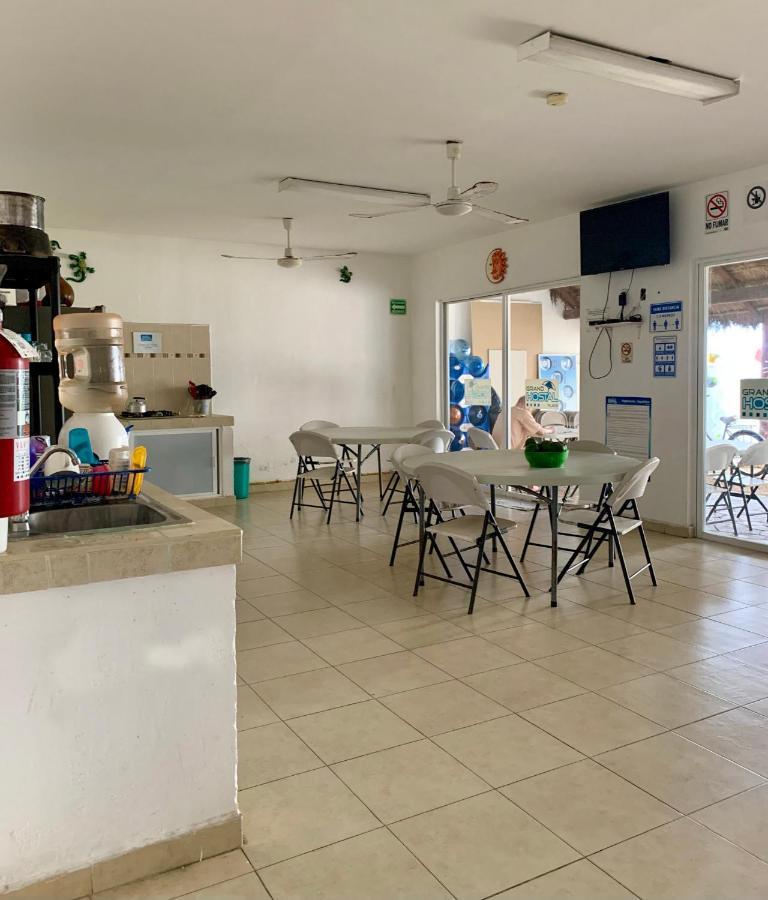 Hostel Grand Playa *