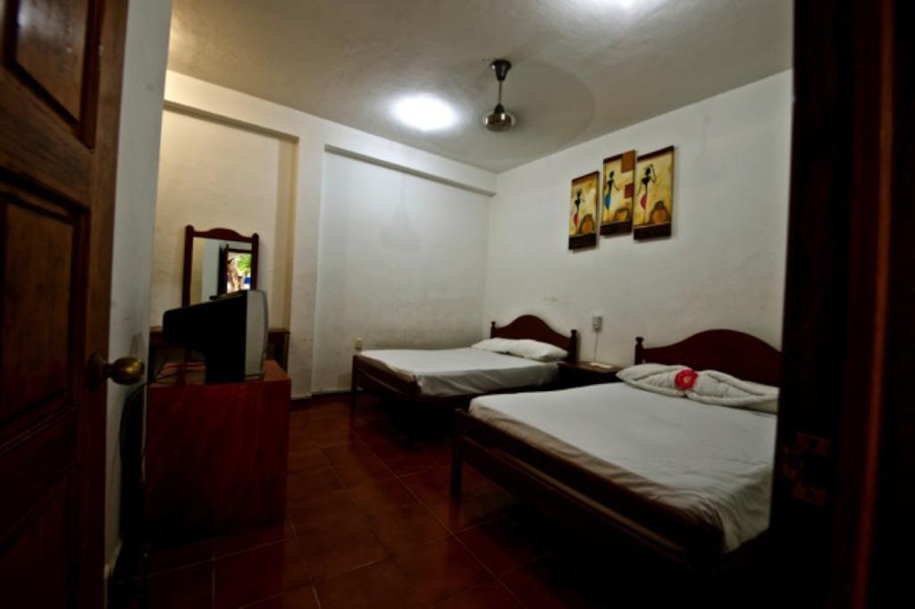 Azul By Encanto Hotel 2*