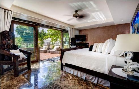 Villa Amazing Hacienda For 14 Guests! Steps To The Beach! Playa del Carmen