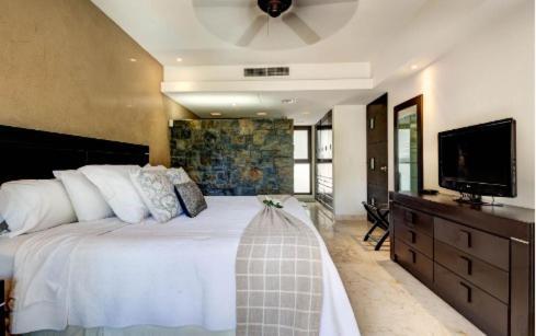 Villa Amazing Hacienda For 14 Guests! Steps To The Beach! *