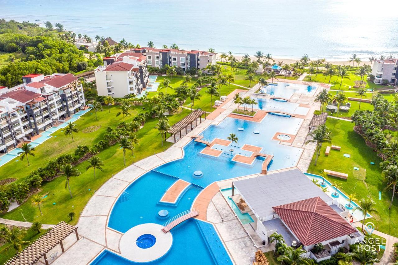Luxury At Mareazul Beachfront Complex With Resort-style Amenities
