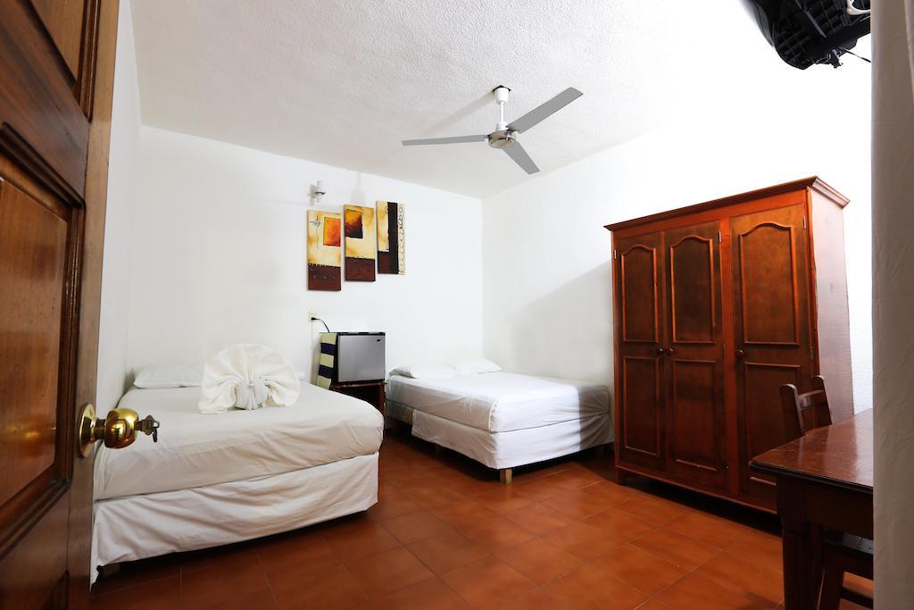 Azul By Encanto Hotel 2*