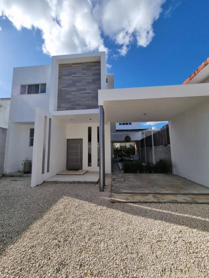 Modern Rutelena +good Location+pool+ac+sleeps 12
