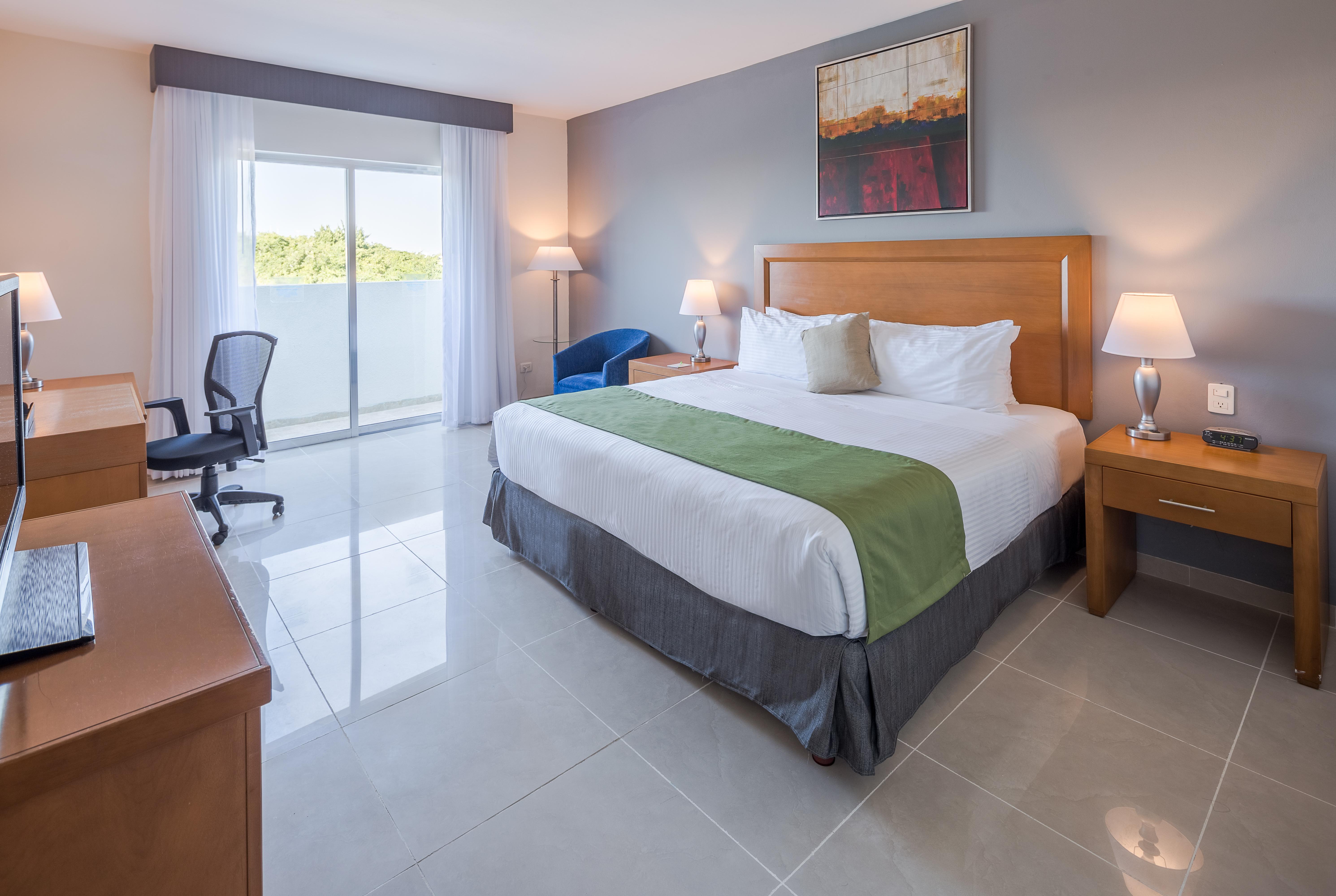 Wyndham Garden Hotel 5*