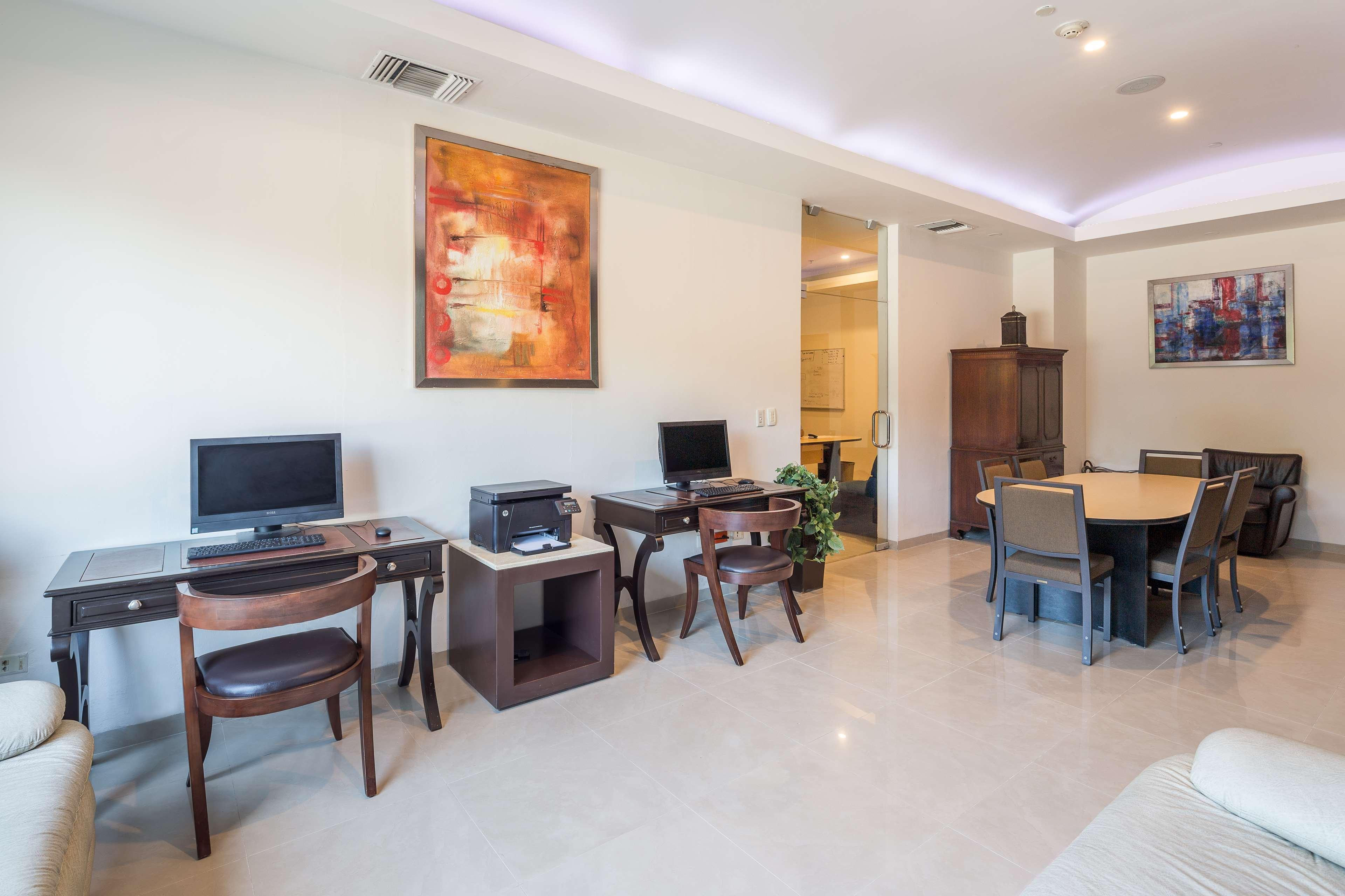 Wyndham Garden 5*