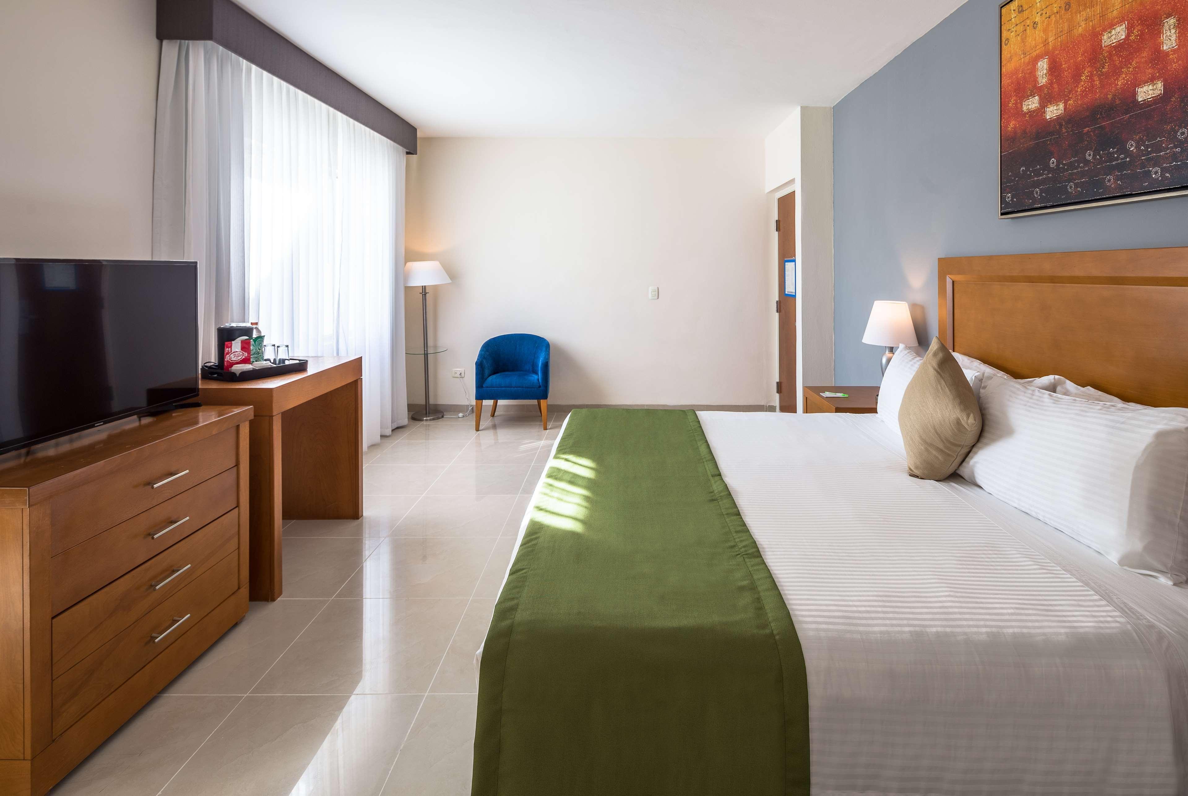 Wyndham Garden Hotel 5*
