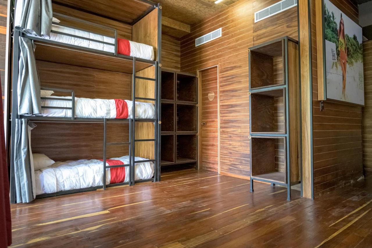 Hostel Reina Roja Hostal