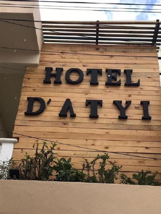 D'atyi 10 Avenue