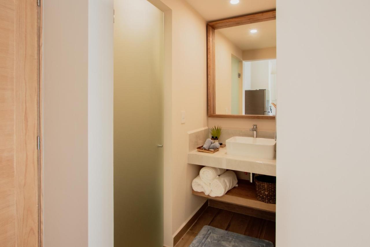 With Ocean View Pool In Av 10 & 60 Street Apartment