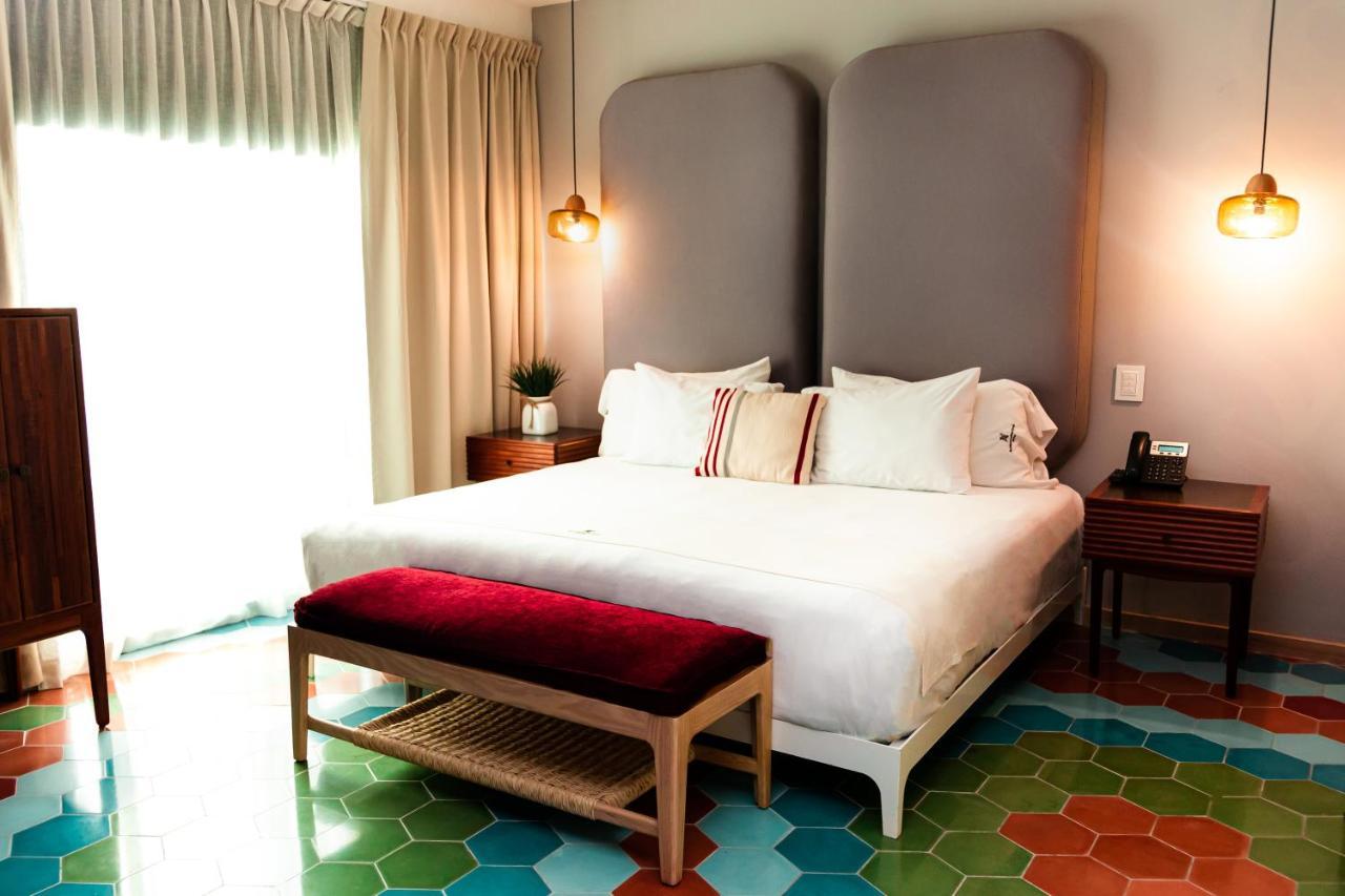 Autentico Vertical Hotel
