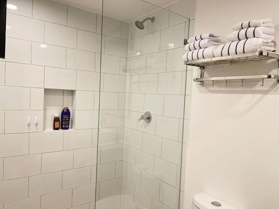 Apartment White 302 W Rooftop Pool & Balcony 38st